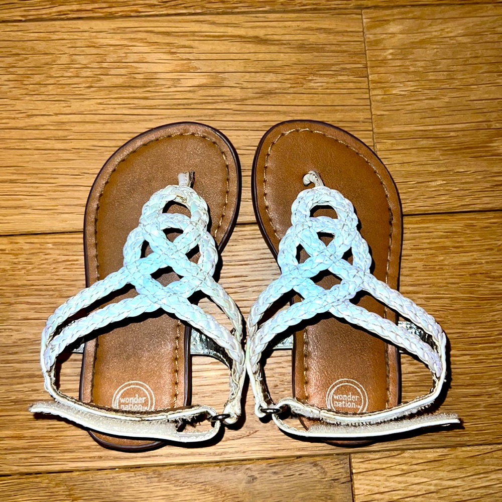 Wonder Nation size 5 sandals